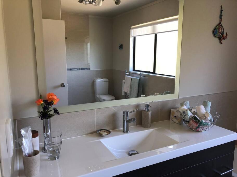 Quiet And Cosy Apartment Waikanae Ngoại thất bức ảnh